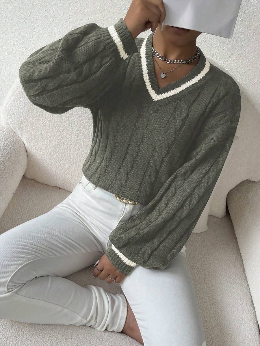 Claire™ | Preppy Kabelstrik Med Dyb V-Hals
