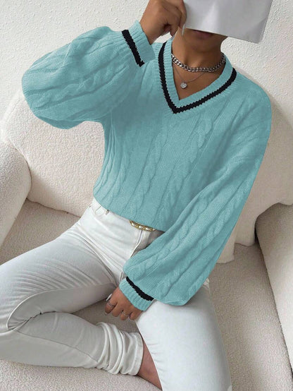 Claire™ | Preppy Kabelstrik Med Dyb V-Hals