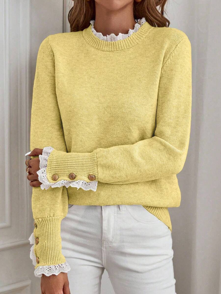 Livia™ | Striktrøje Med Blondekant Og Knapdetaljer