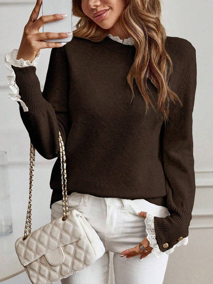 Livia™ | Striktrøje Med Blondekant Og Knapdetaljer