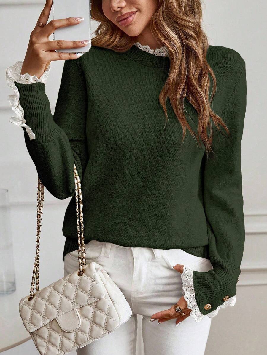 Livia™ | Striktrøje Med Blondekant Og Knapdetaljer