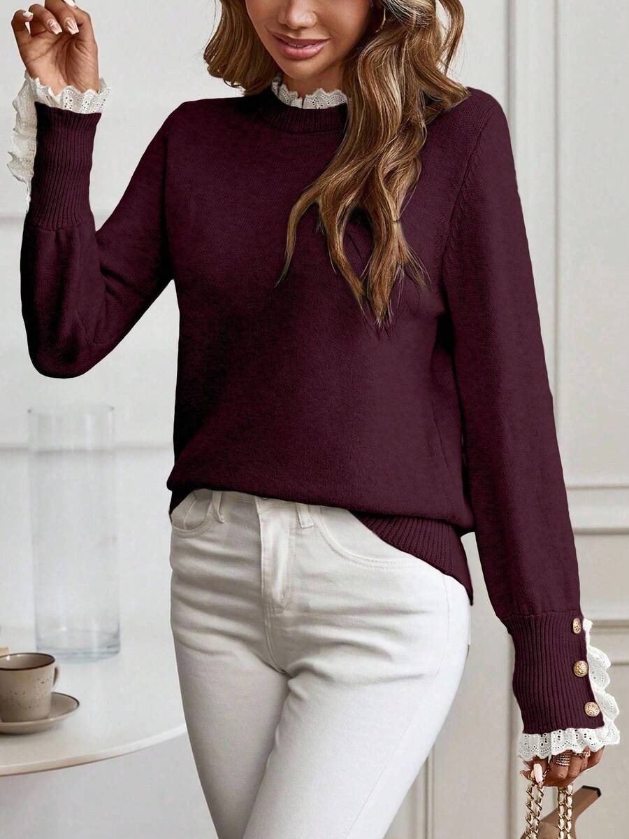 Livia™ | Striktrøje Med Blondekant Og Knapdetaljer