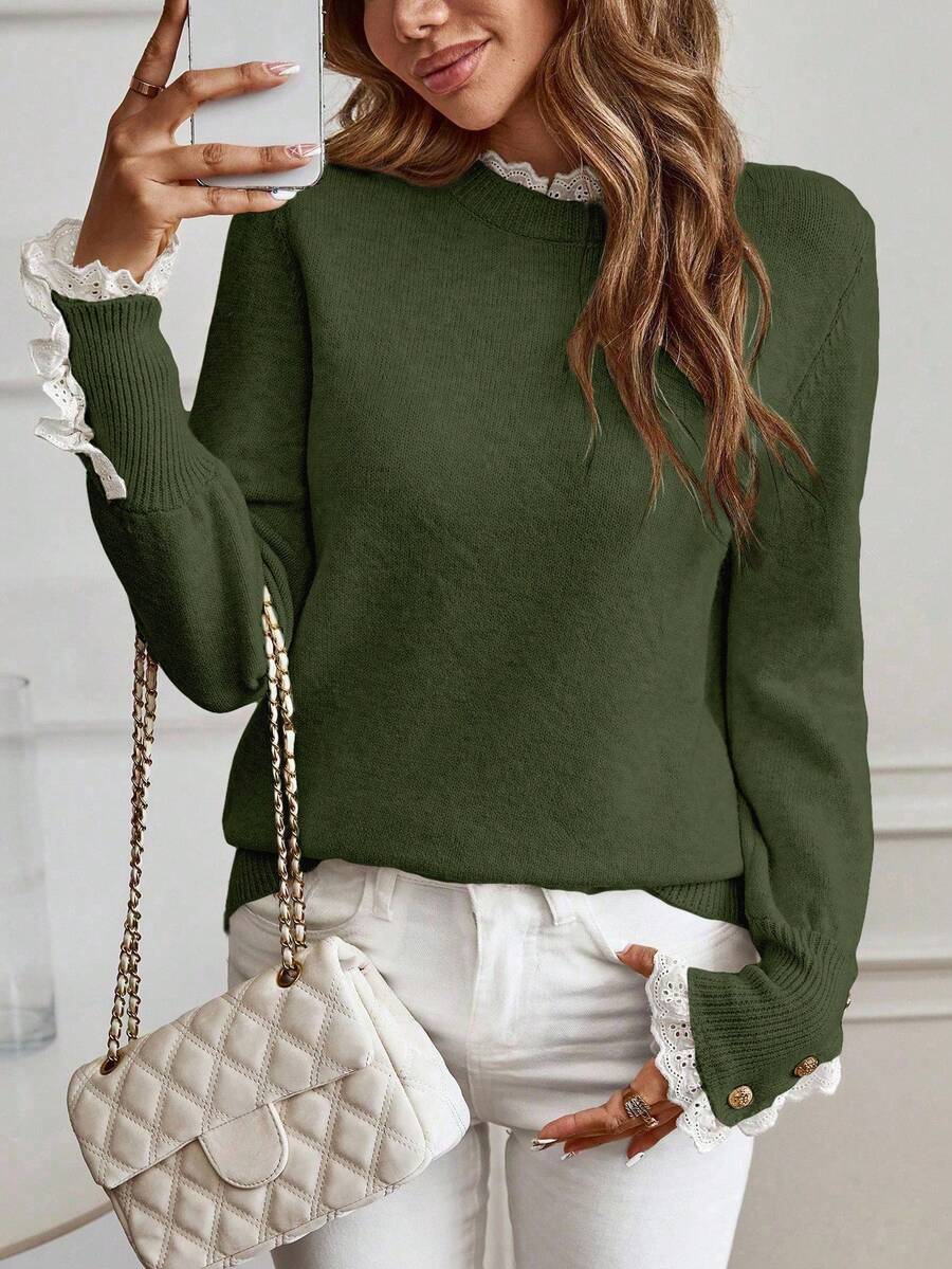 Livia™ | Striktrøje Med Blondekant Og Knapdetaljer