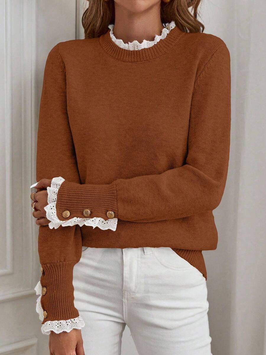 Livia™ | Striktrøje Med Blondekant Og Knapdetaljer