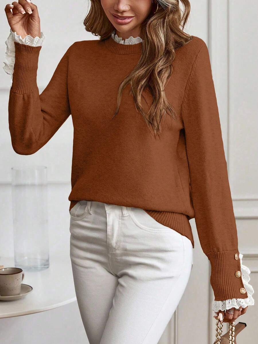 Livia™ | Striktrøje Med Blondekant Og Knapdetaljer