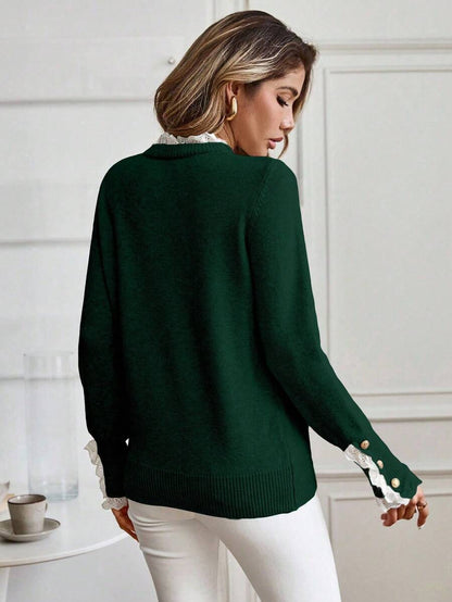 Livia™ | Striktrøje Med Blondekant Og Knapdetaljer