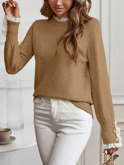 Livia™ | Striktrøje Med Blondekant Og Knapdetaljer