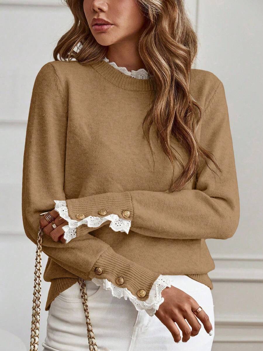 Livia™ | Striktrøje Med Blondekant Og Knapdetaljer