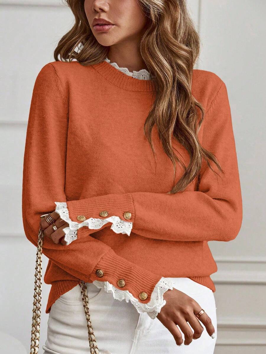 Livia™ | Striktrøje Med Blondekant Og Knapdetaljer