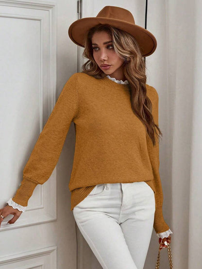 Livia™ | Striktrøje Med Blondekant Og Knapdetaljer